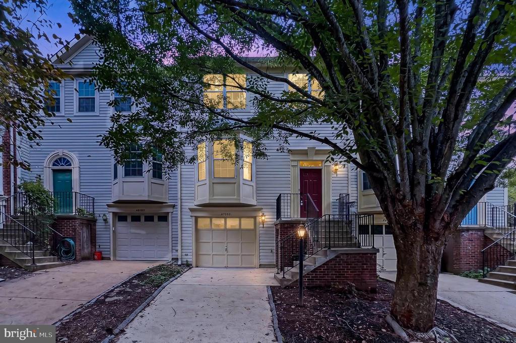47582 COMER SQUARE