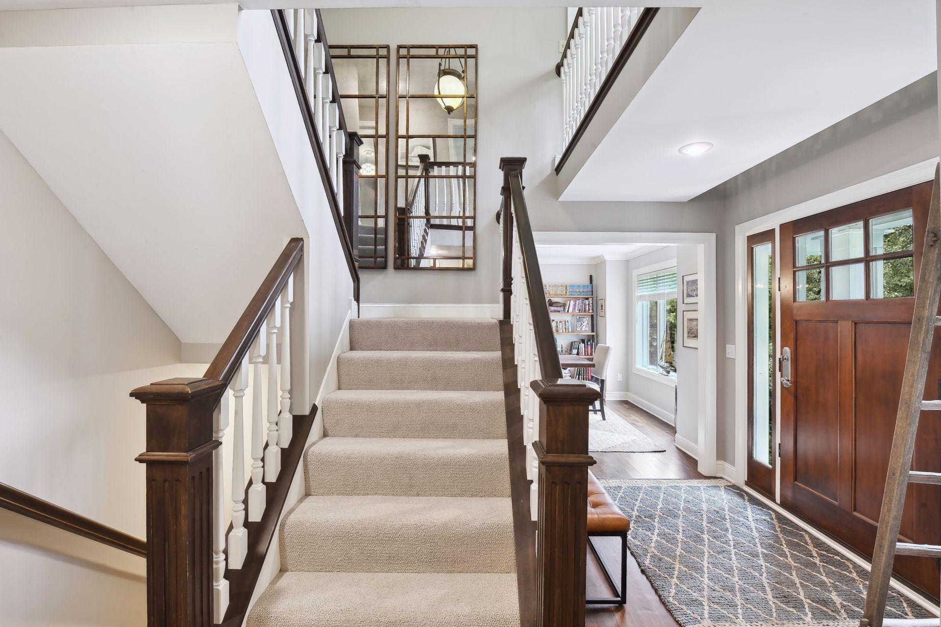18607 South Ln, Minnetonka