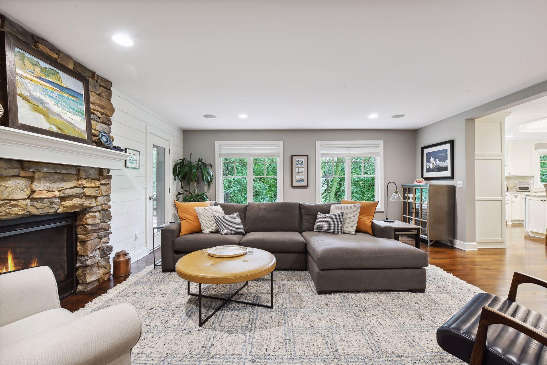 18607 South Ln, Minnetonka