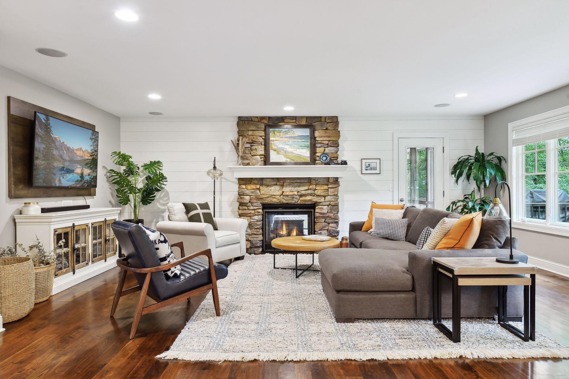 18607 South Ln, Minnetonka