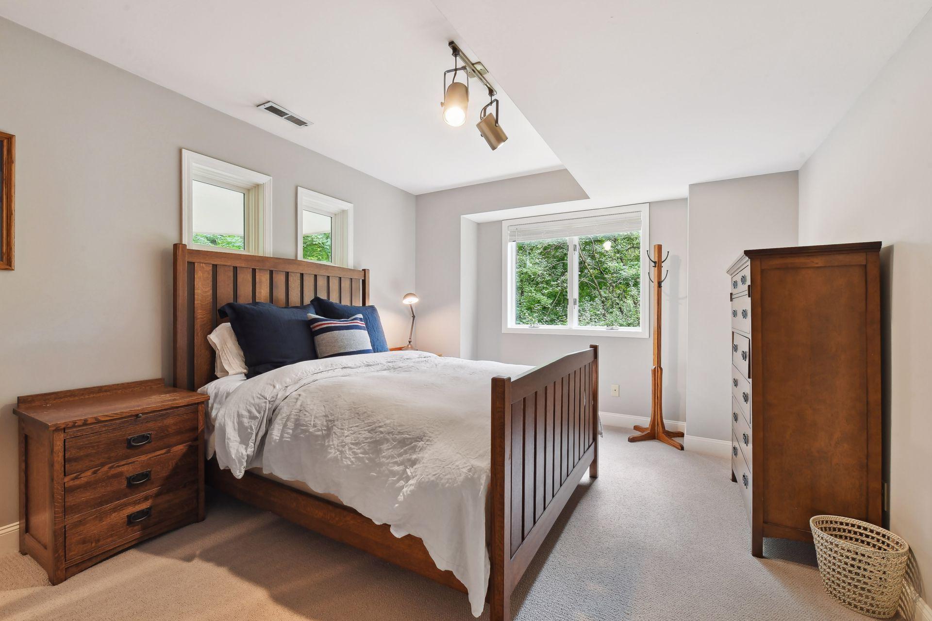 18607 South Ln, Minnetonka