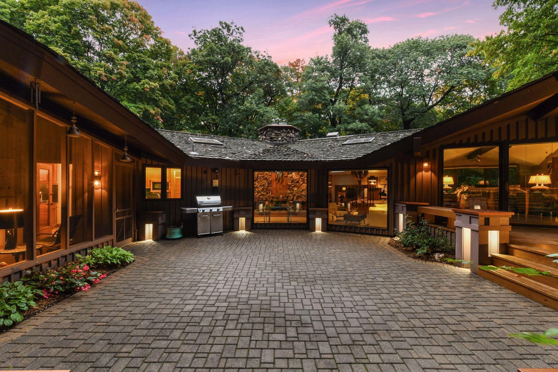 200 Black Oaks Ln, Plymouth