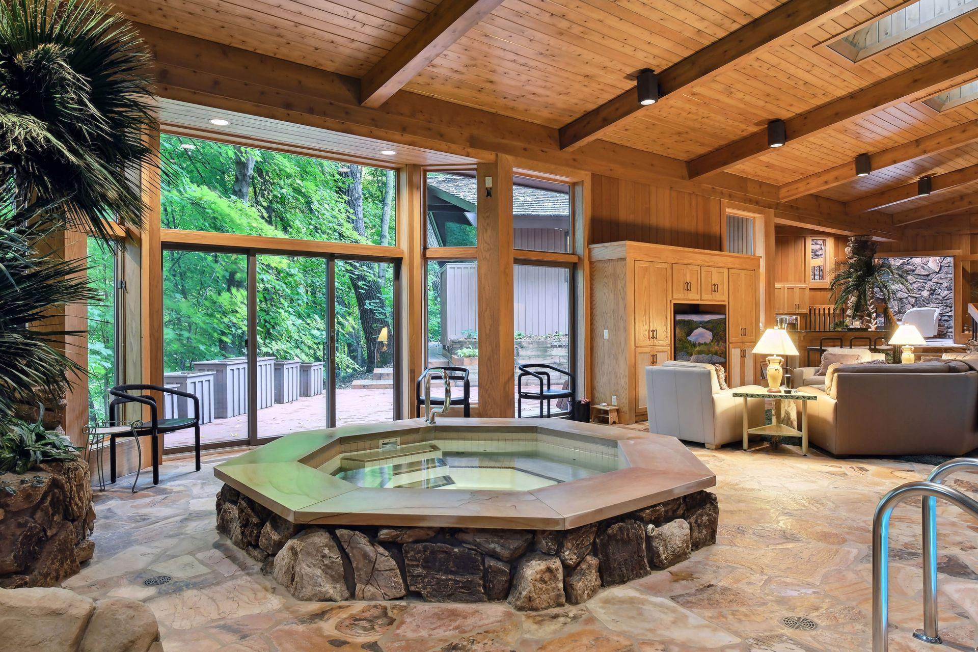 200 Black Oaks Ln, Plymouth