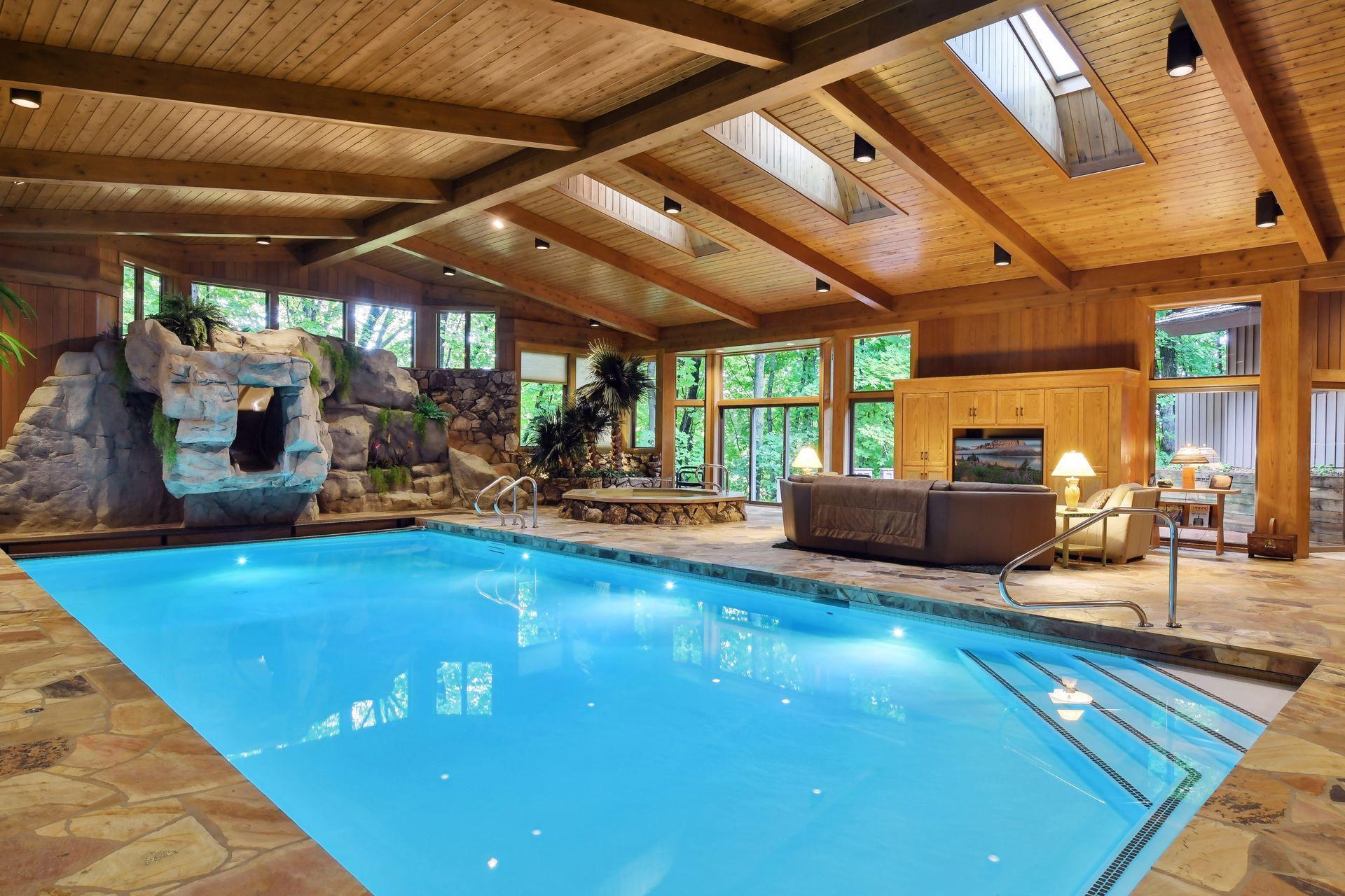 200 Black Oaks Ln, Plymouth