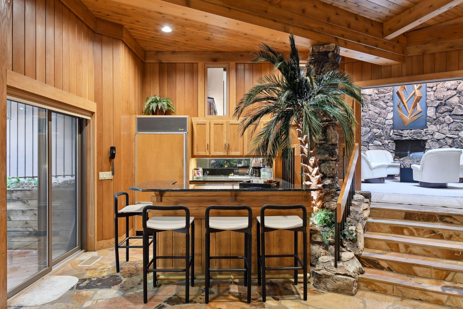 200 Black Oaks Ln, Plymouth