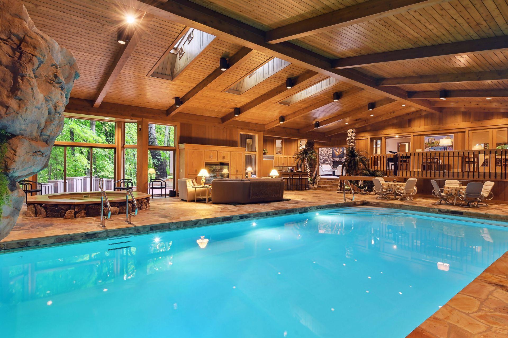 200 Black Oaks Ln, Plymouth