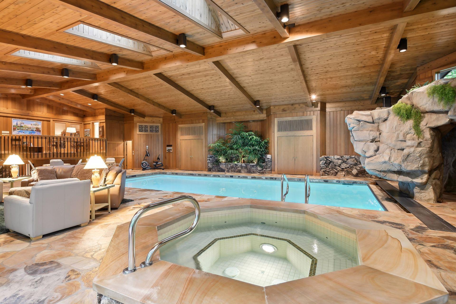 200 Black Oaks Ln, Plymouth