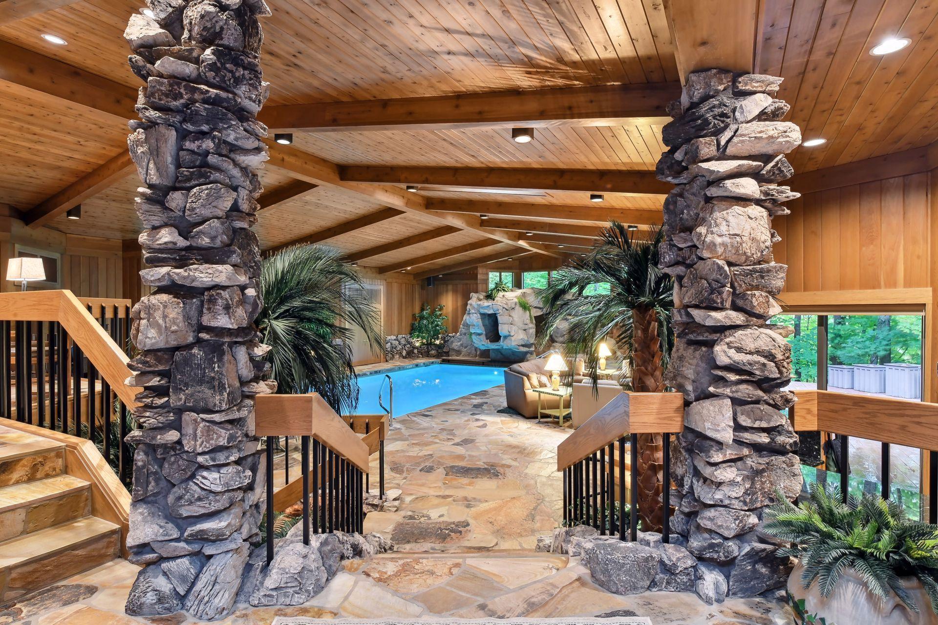 200 Black Oaks Ln, Plymouth