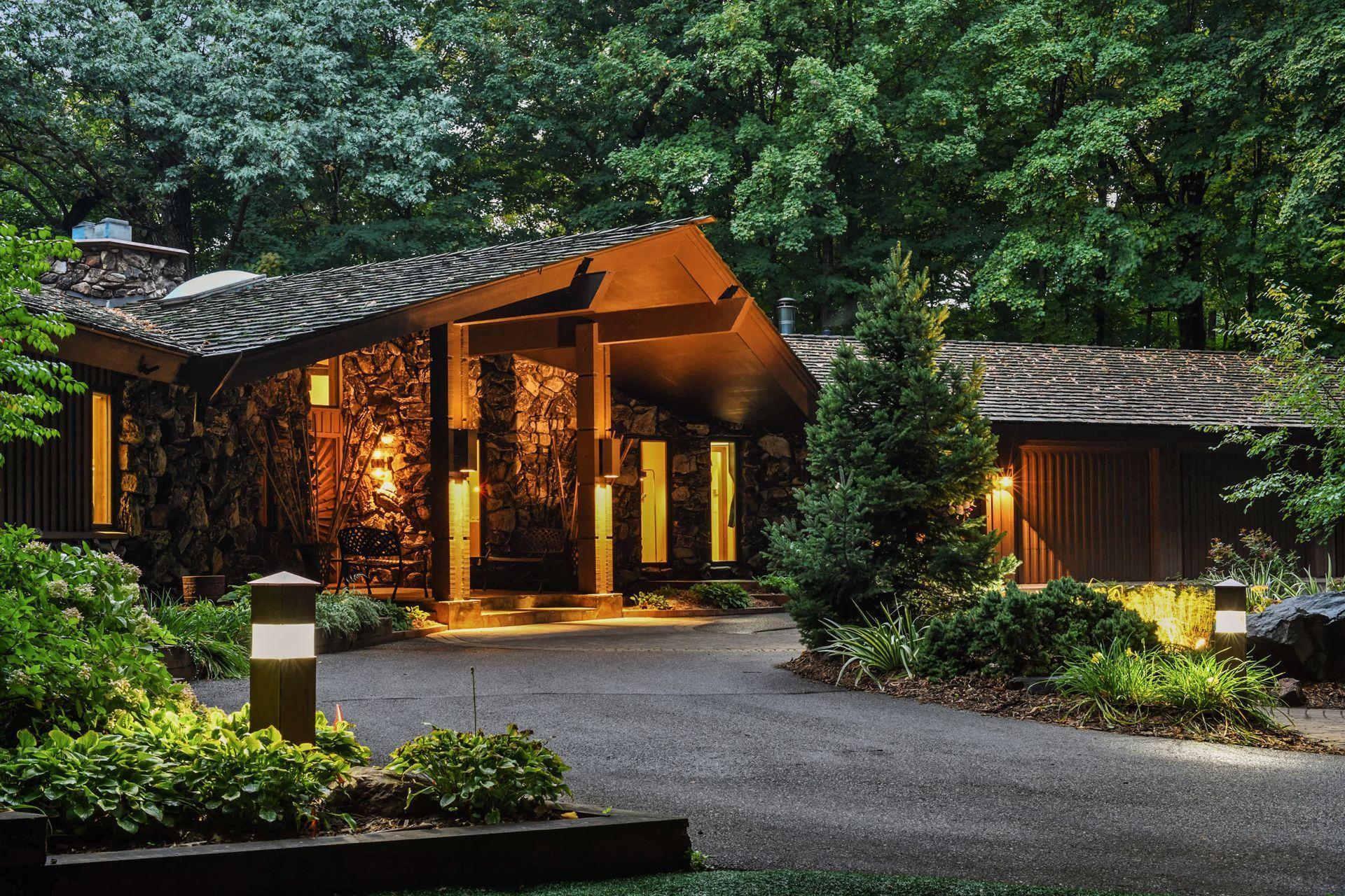 200 Black Oaks Ln, Plymouth