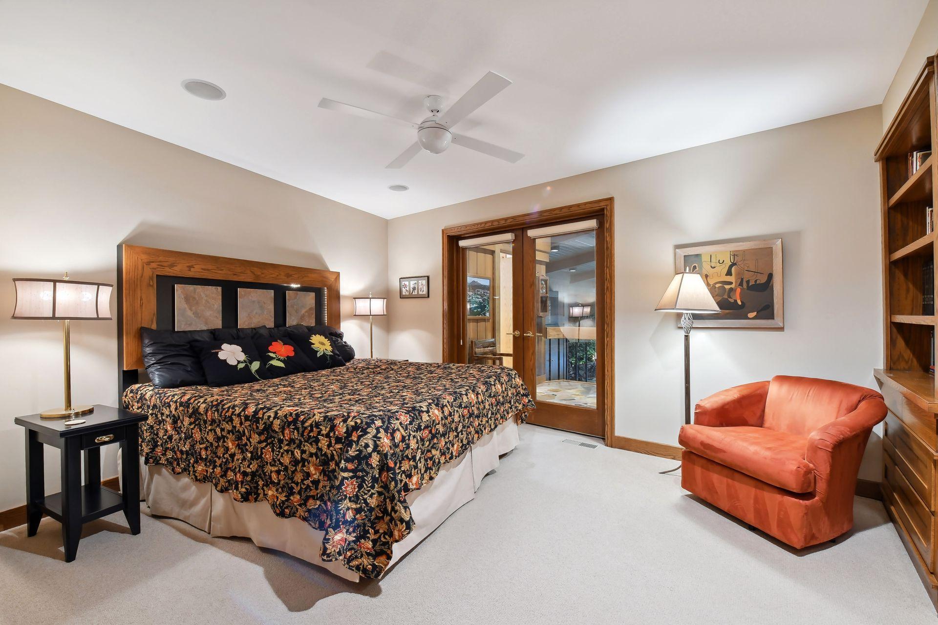 200 Black Oaks Ln, Plymouth