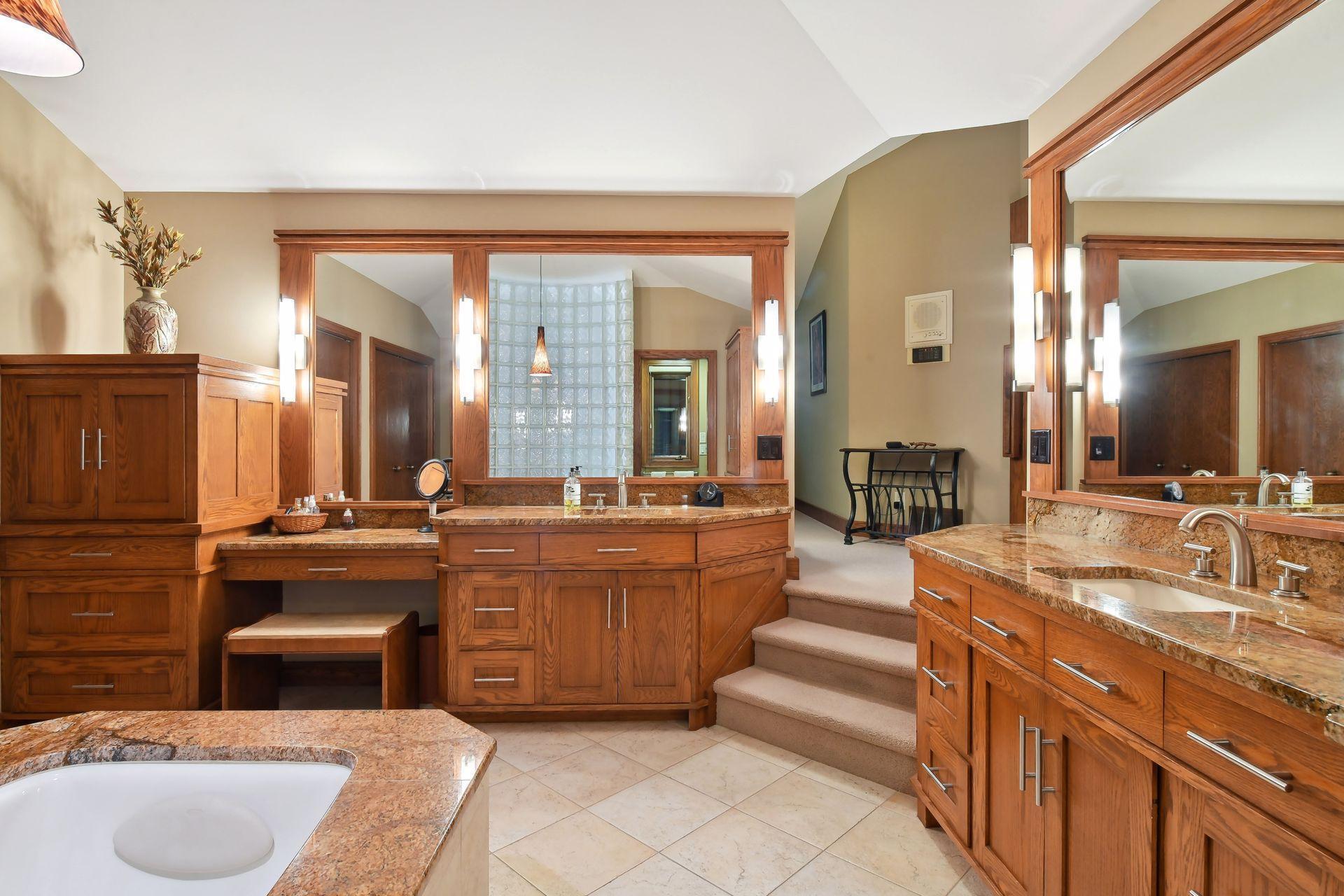 200 Black Oaks Ln, Plymouth