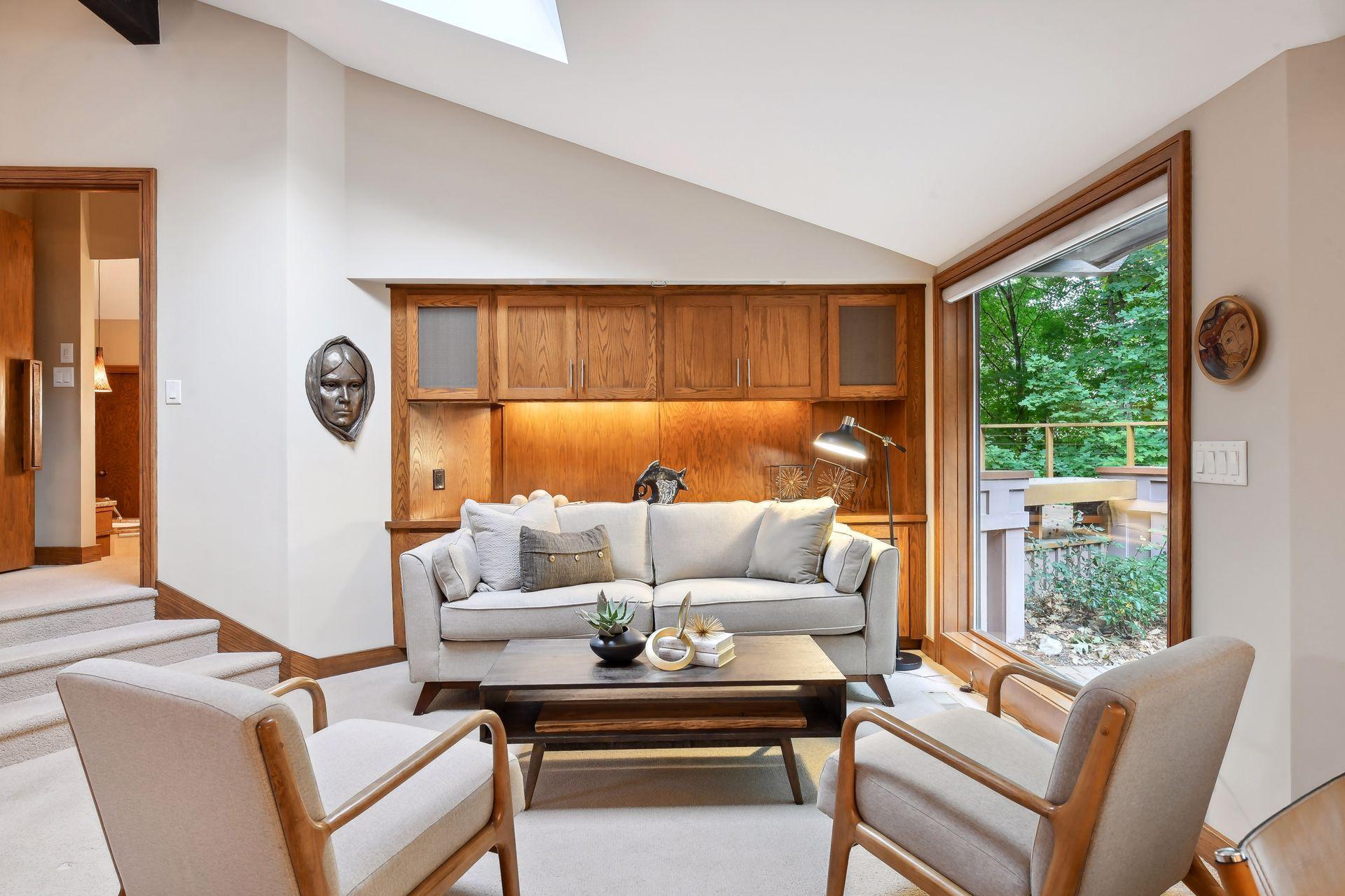 200 Black Oaks Ln, Plymouth