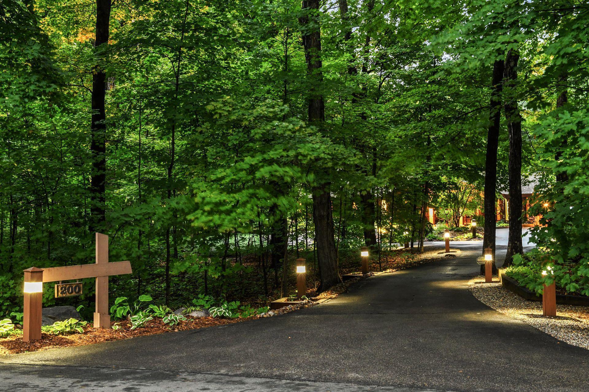 200 Black Oaks Ln, Plymouth