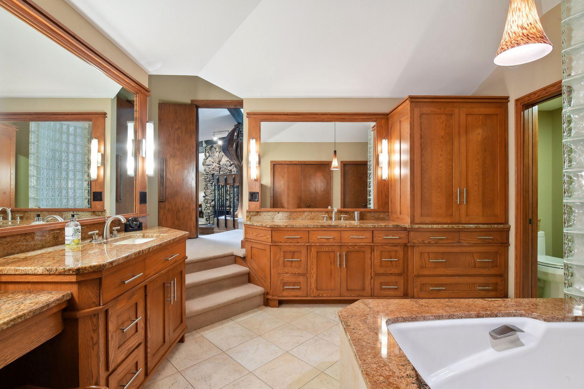 200 Black Oaks Ln, Plymouth