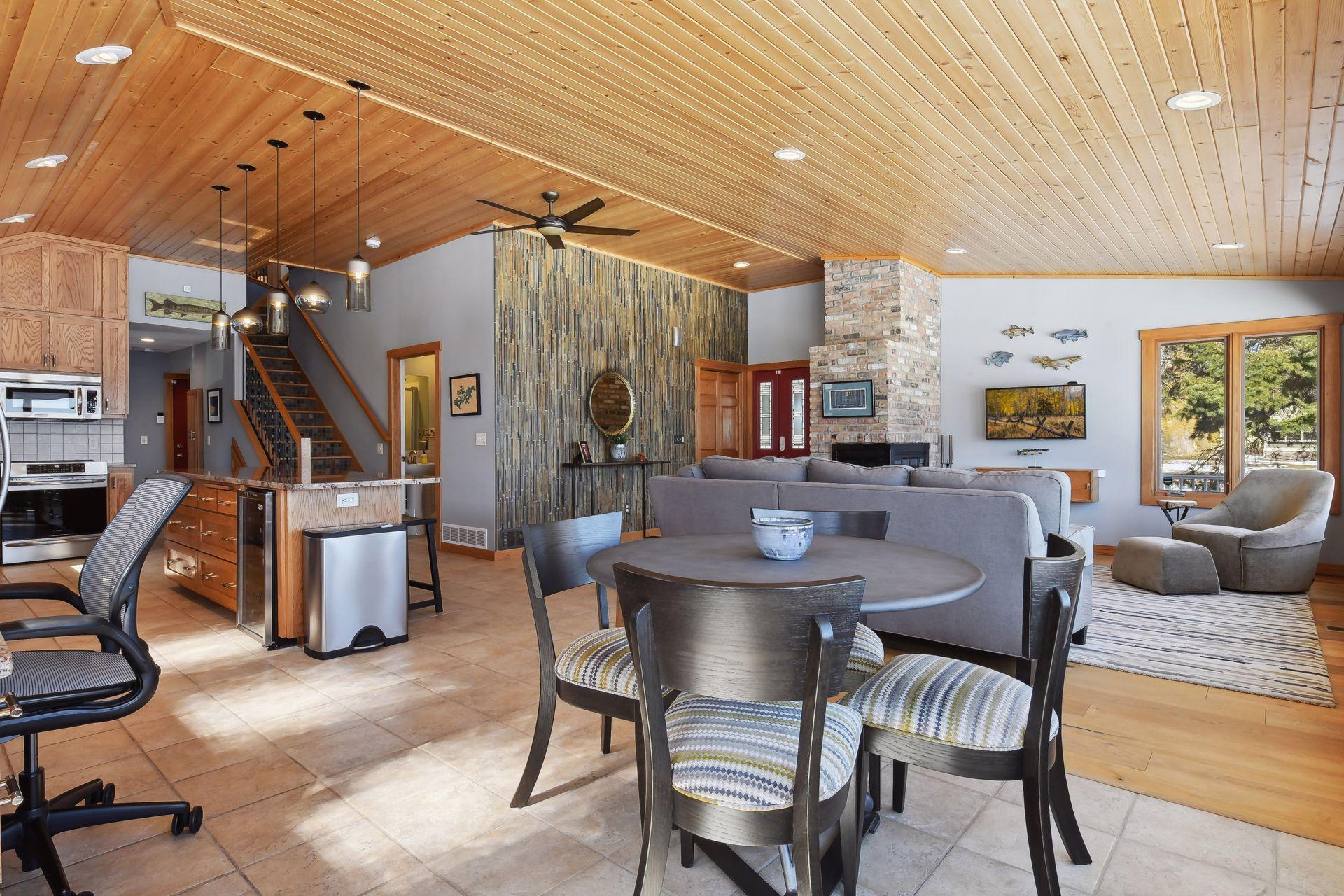 3669 Northshore Dr, Orono