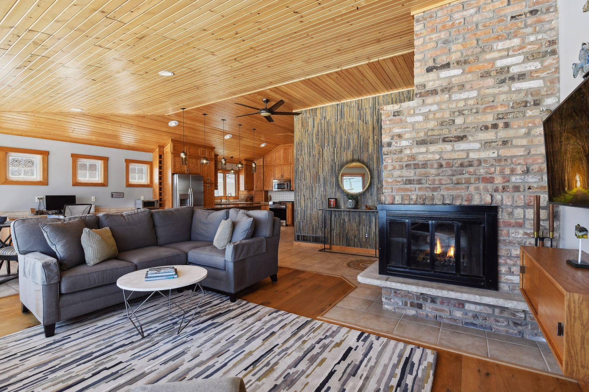 3669 Northshore Dr, Orono