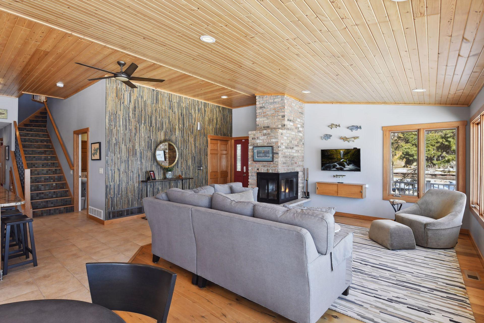 3669 Northshore Dr, Orono