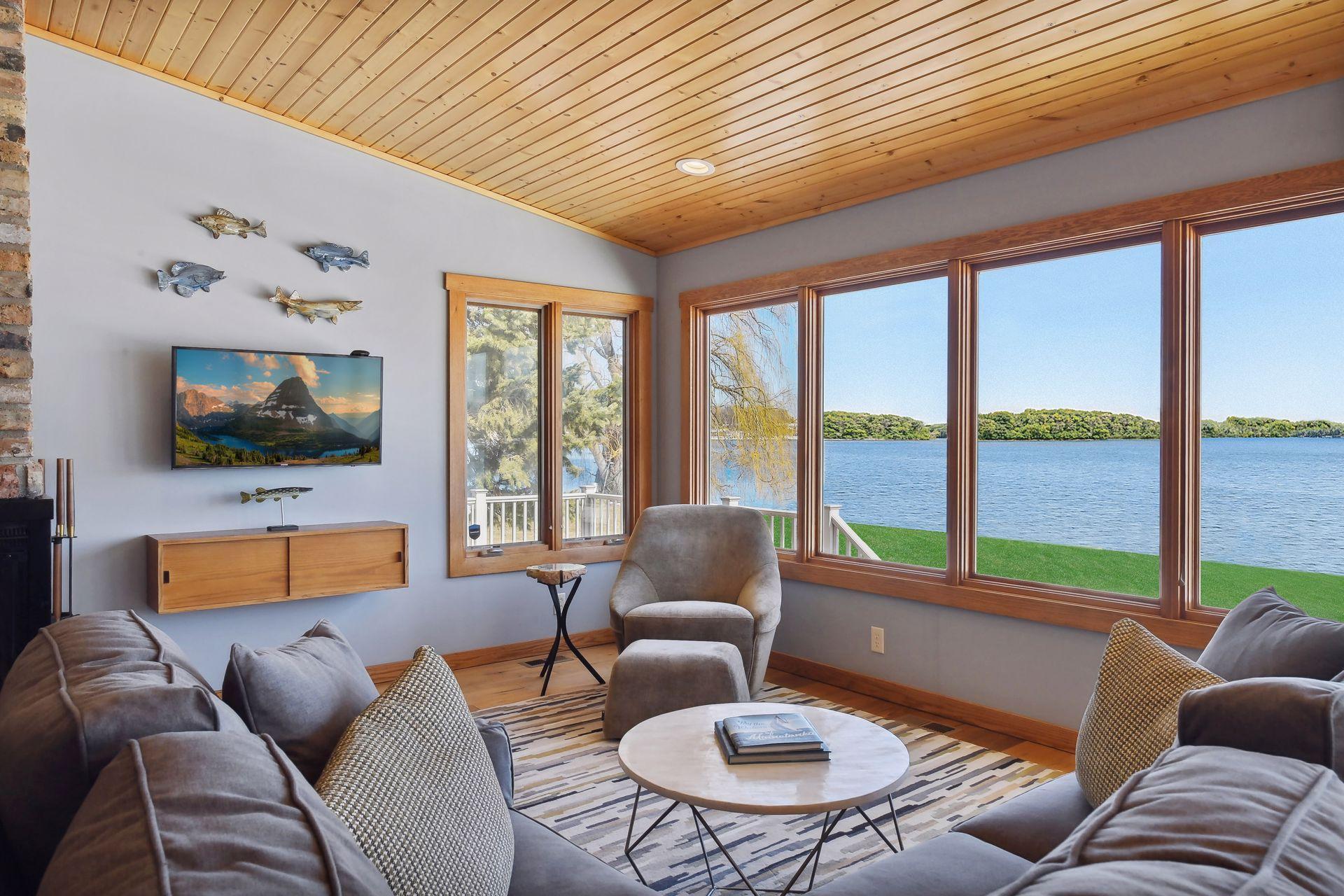 3669 Northshore Dr, Orono