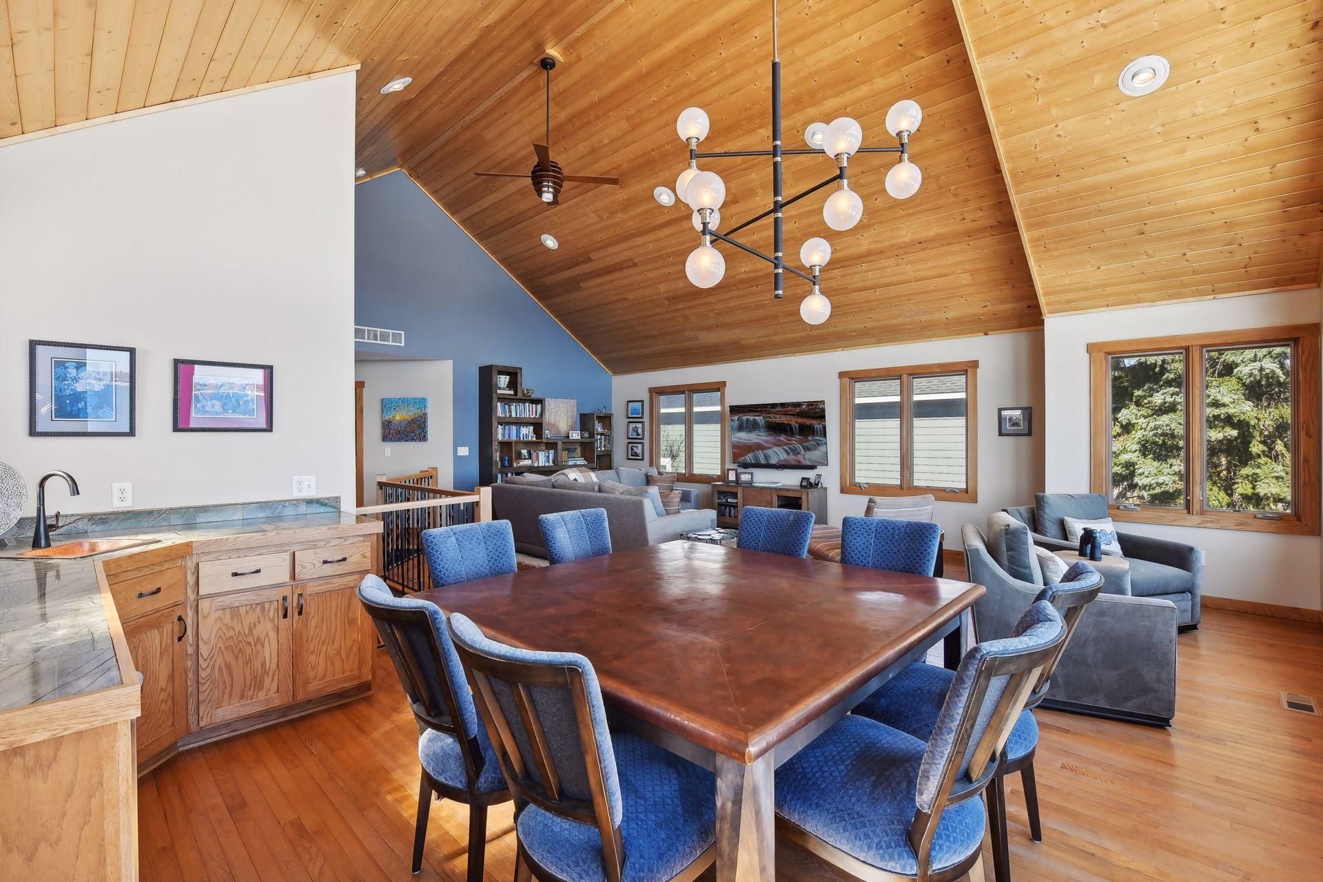 3669 Northshore Dr, Orono