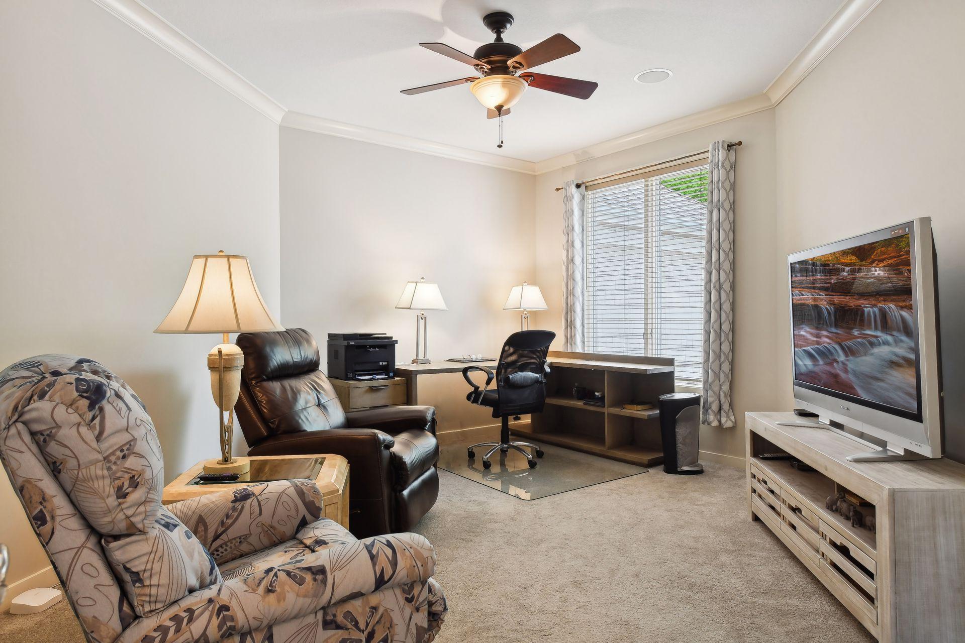 2994 Pelican Point Cir, Mound