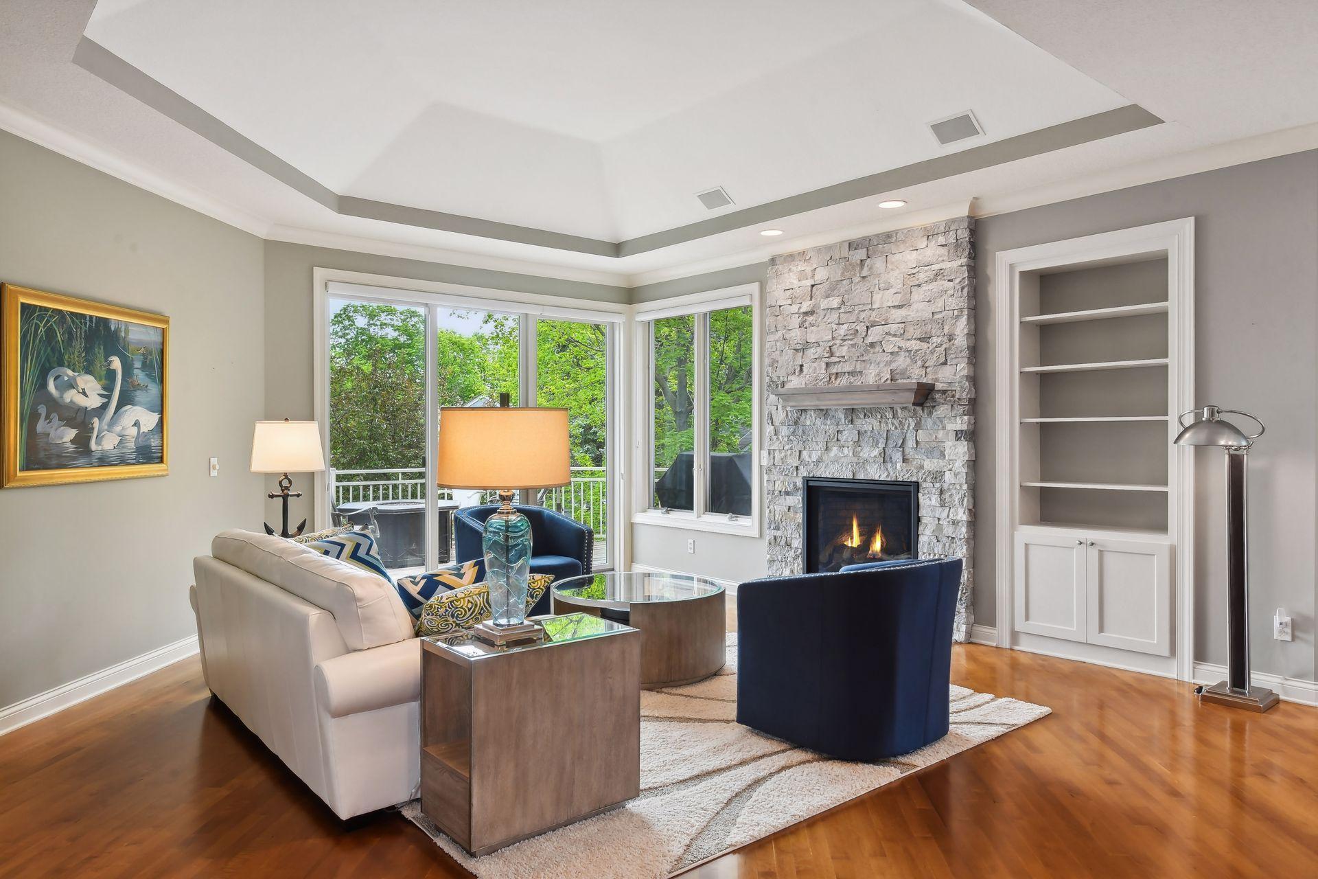 2994 Pelican Point Cir, Mound