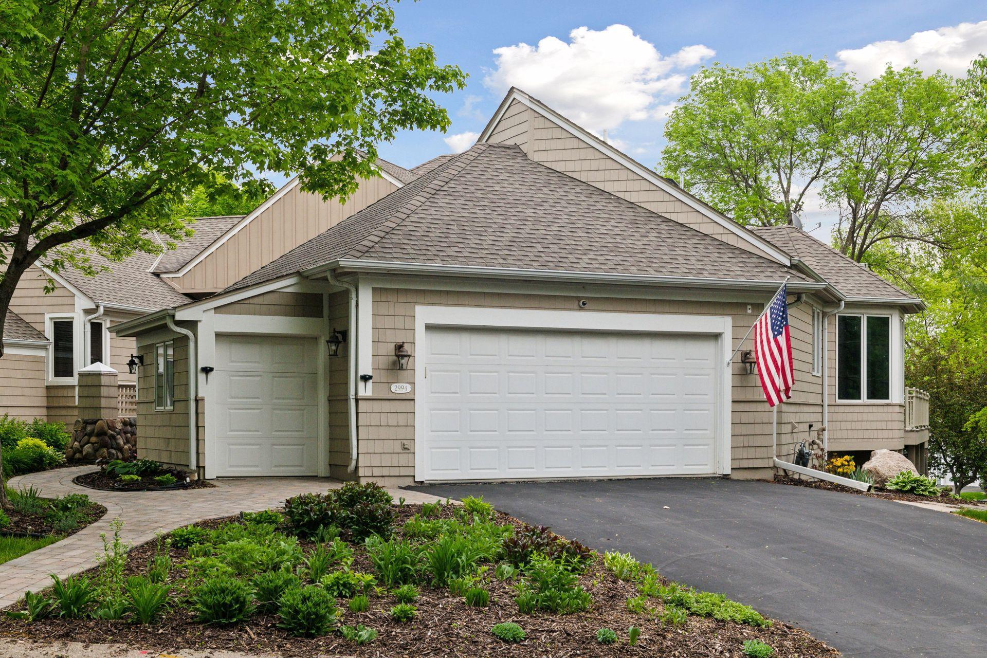 2994 Pelican Point Cir, Mound