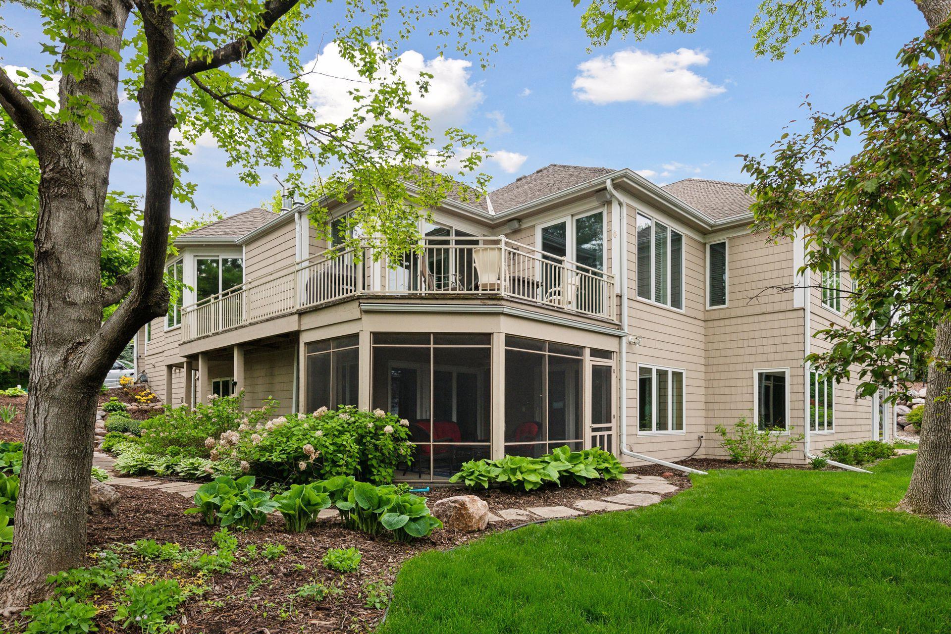 2994 Pelican Point Cir, Mound