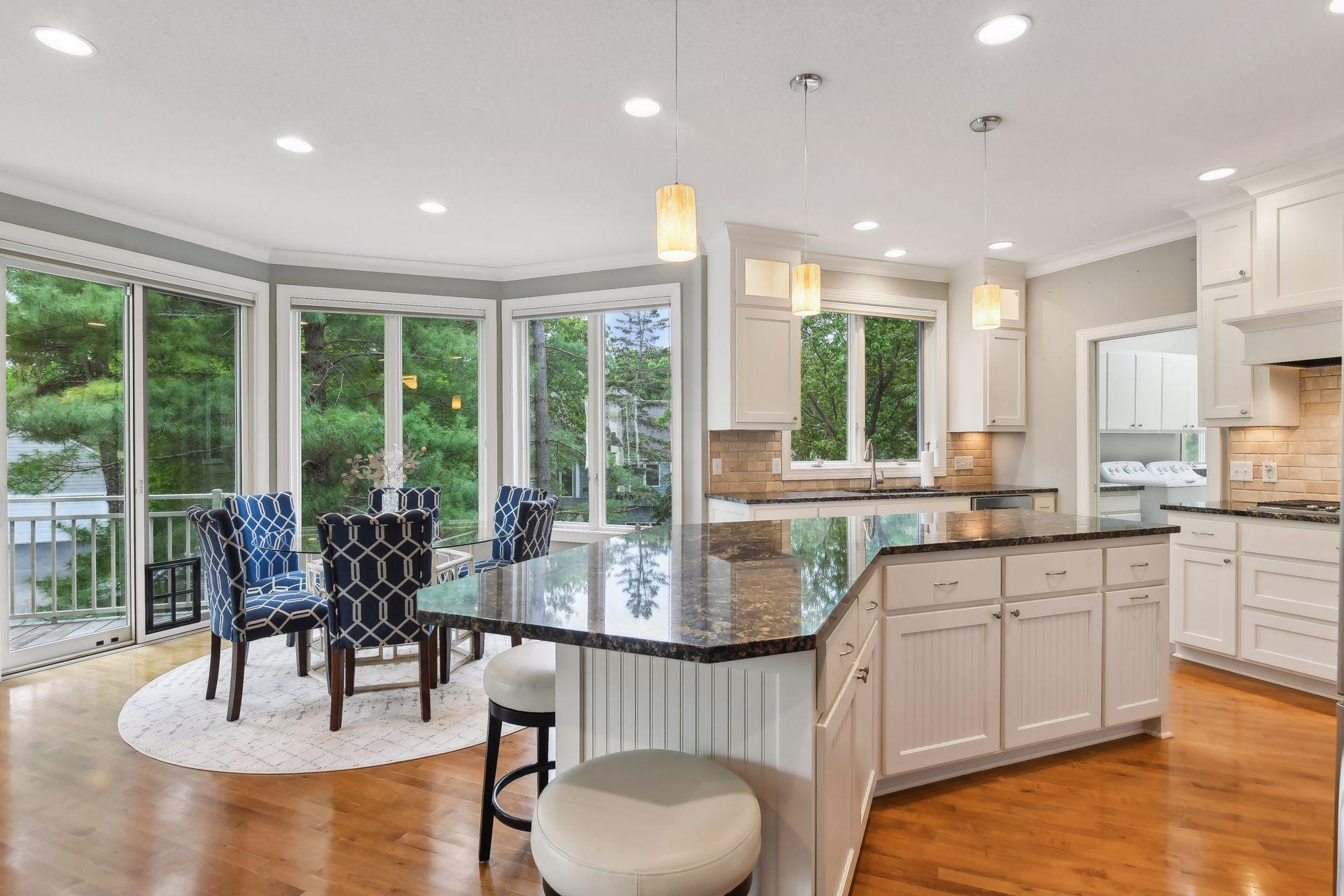 2994 Pelican Point Cir, Mound