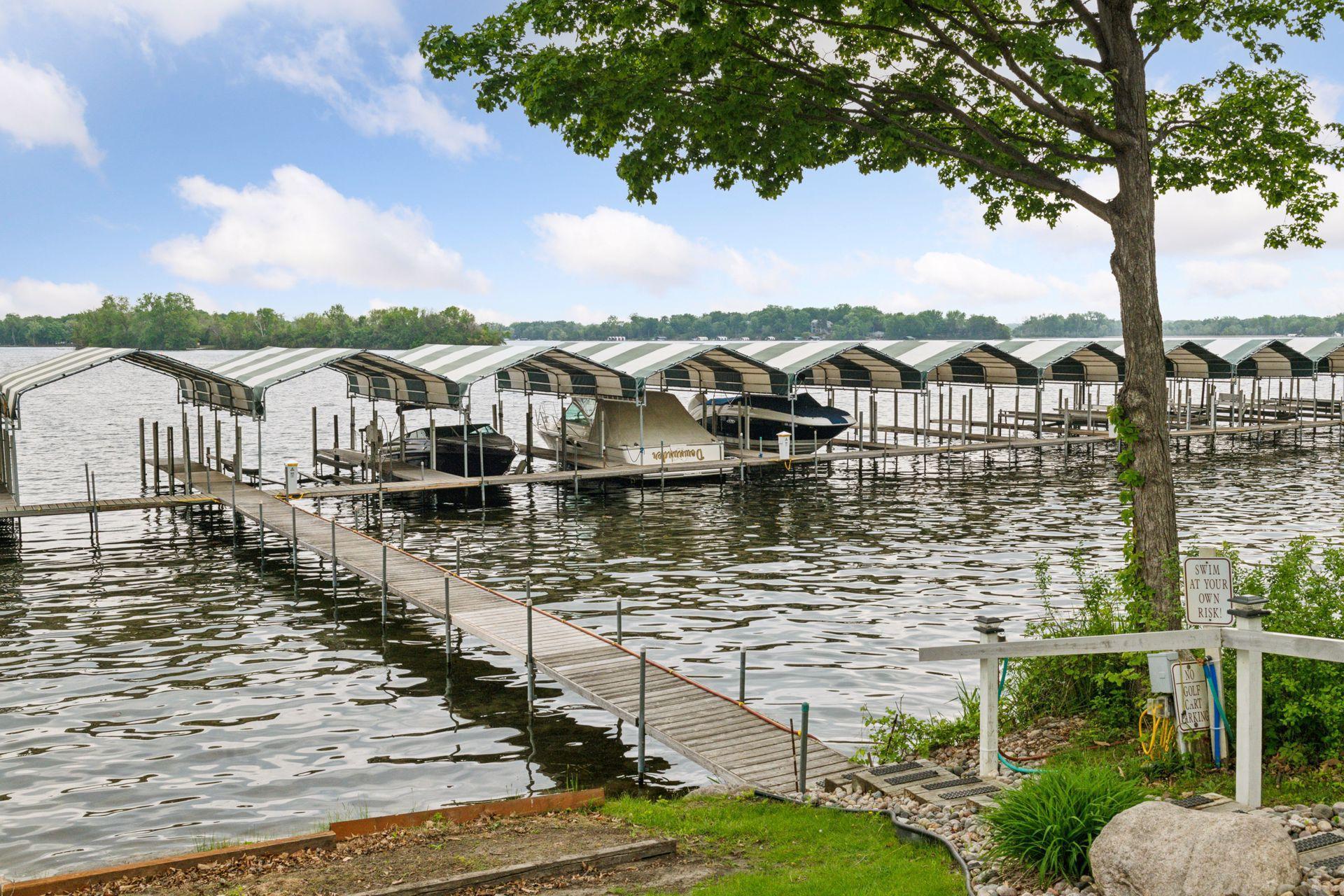 2994 Pelican Point Cir, Mound