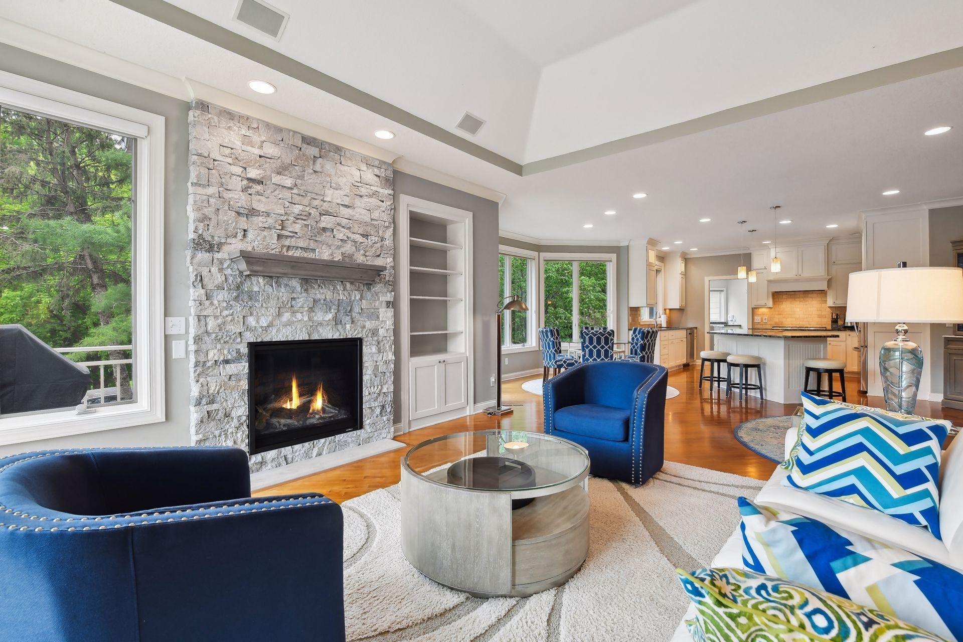 2994 Pelican Point Cir, Mound