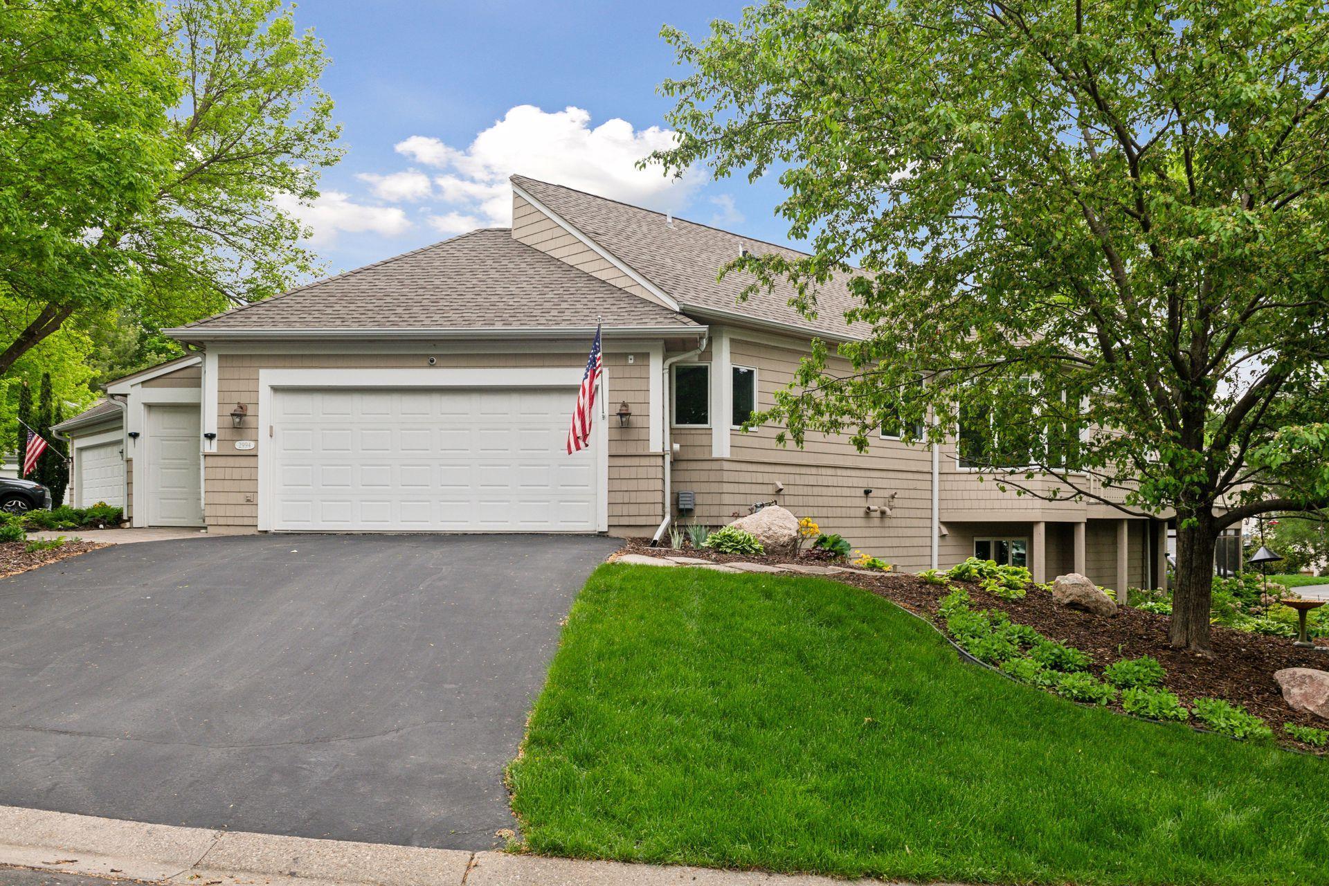 2994 Pelican Point Cir, Mound