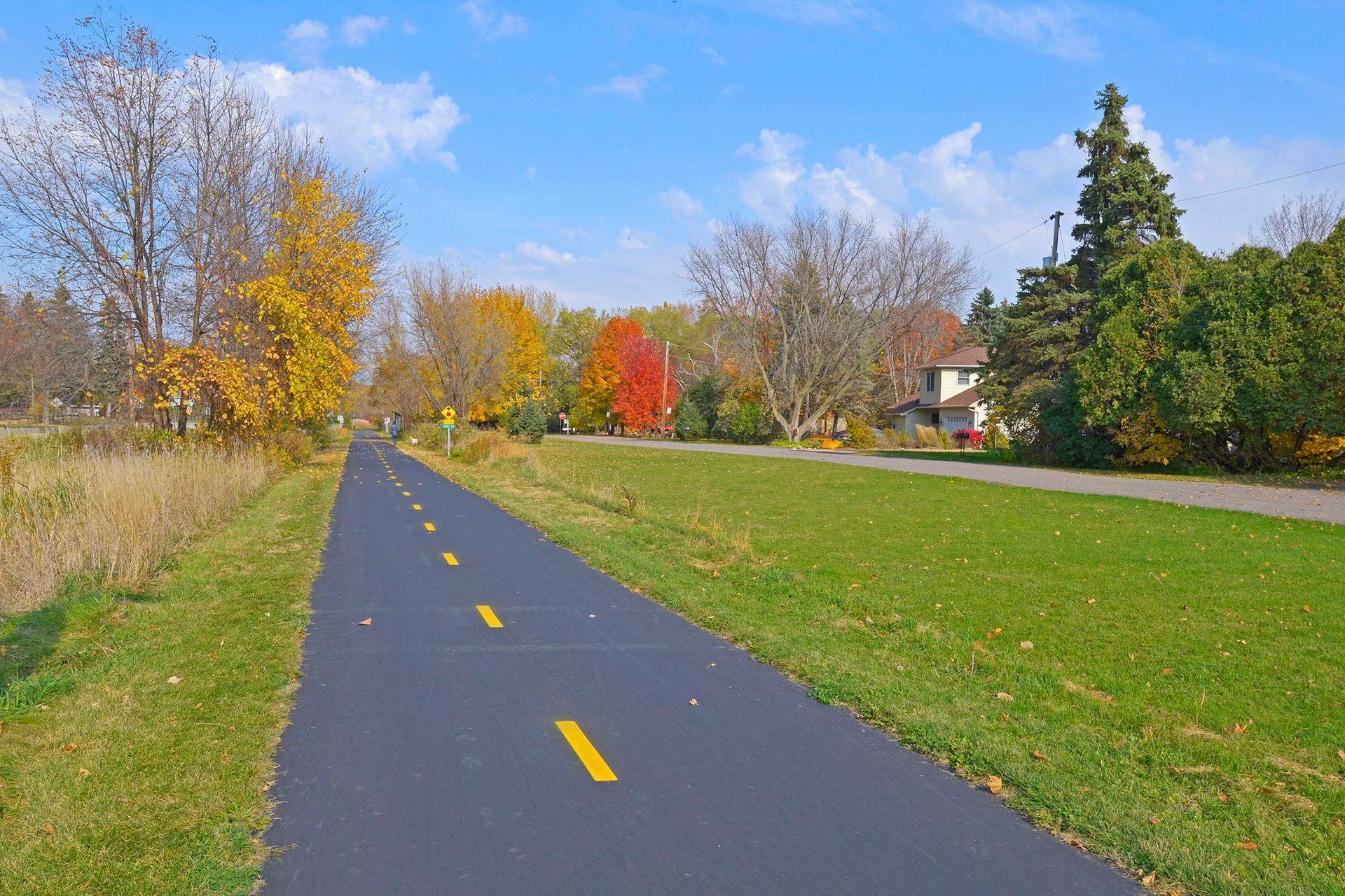 2994 Pelican Point Cir, Mound