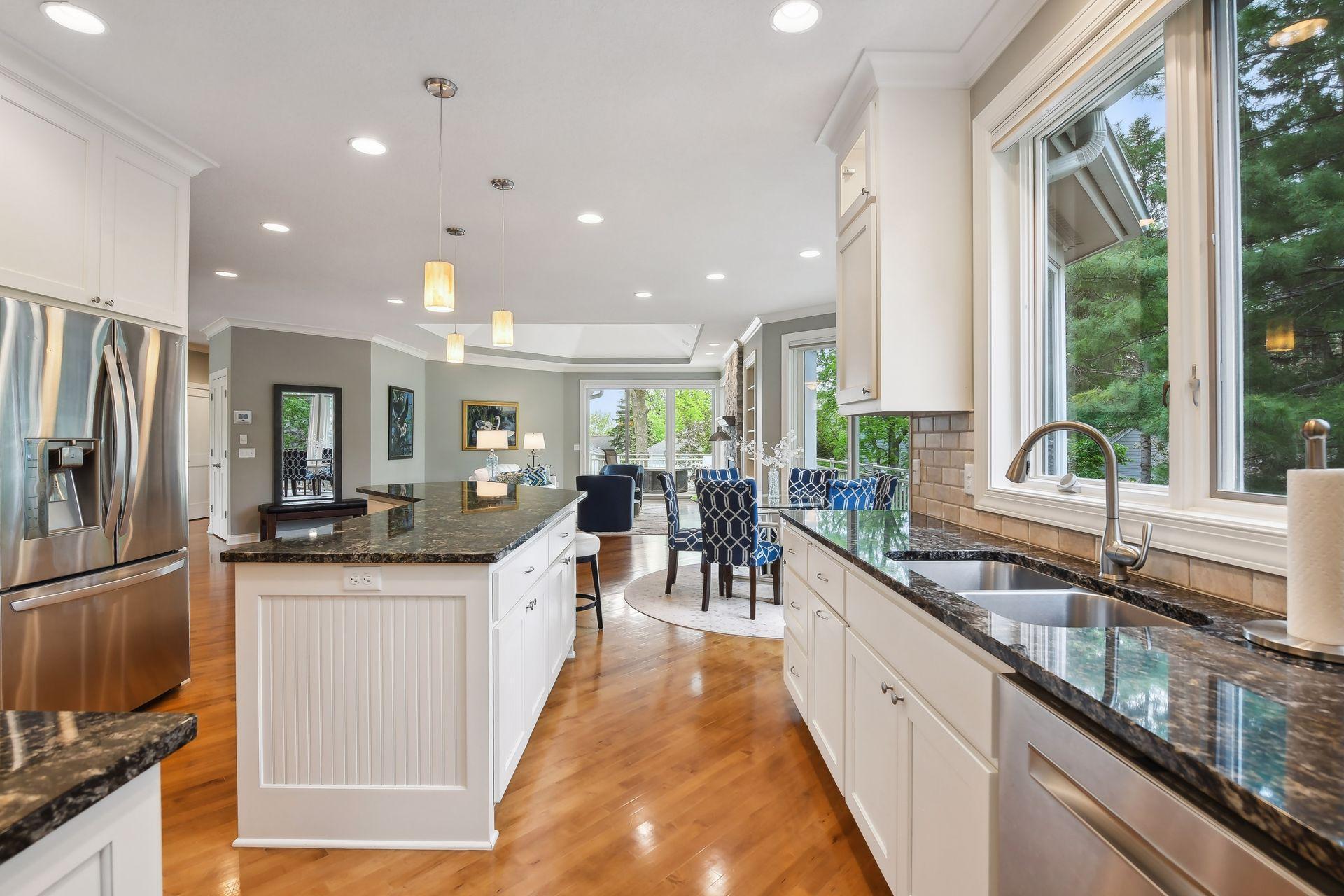 2994 Pelican Point Cir, Mound