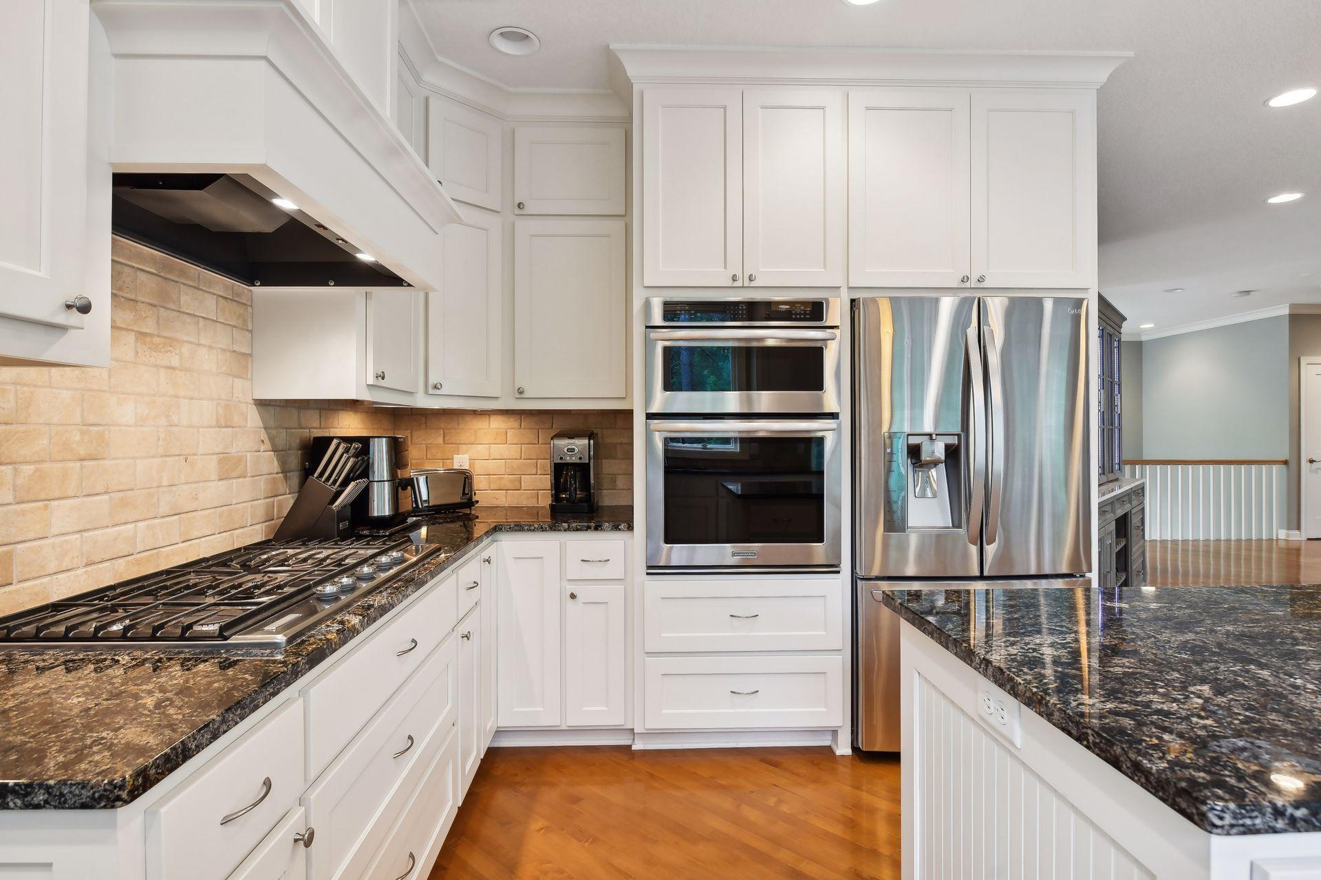 2994 Pelican Point Cir, Mound