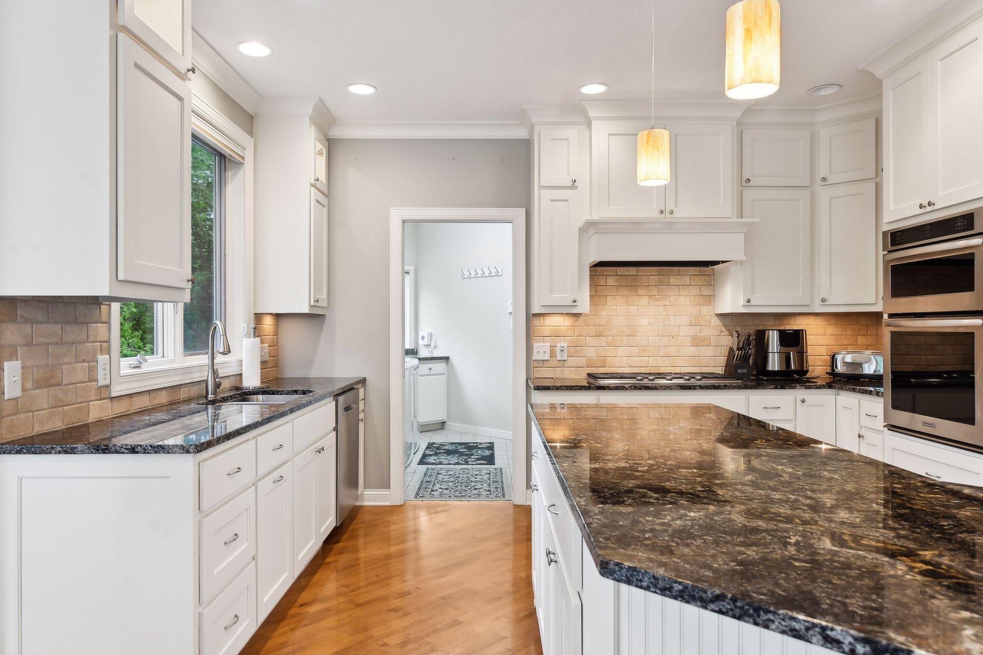 2994 Pelican Point Cir, Mound