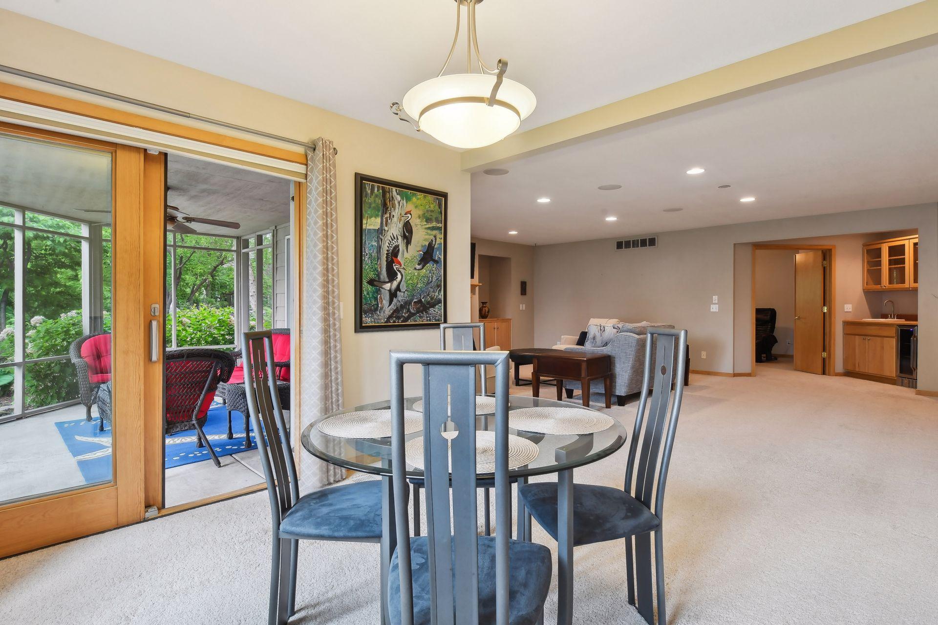 2994 Pelican Point Cir, Mound