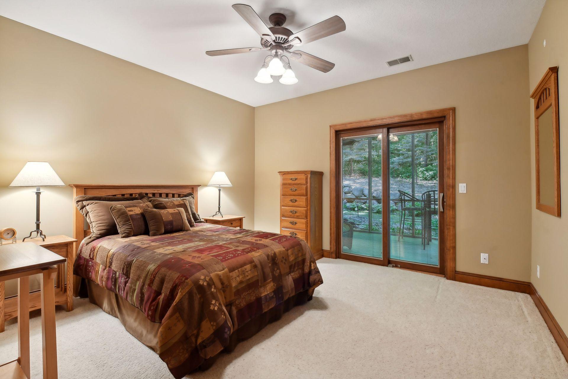 5995 Maple Forest, Minnetrista