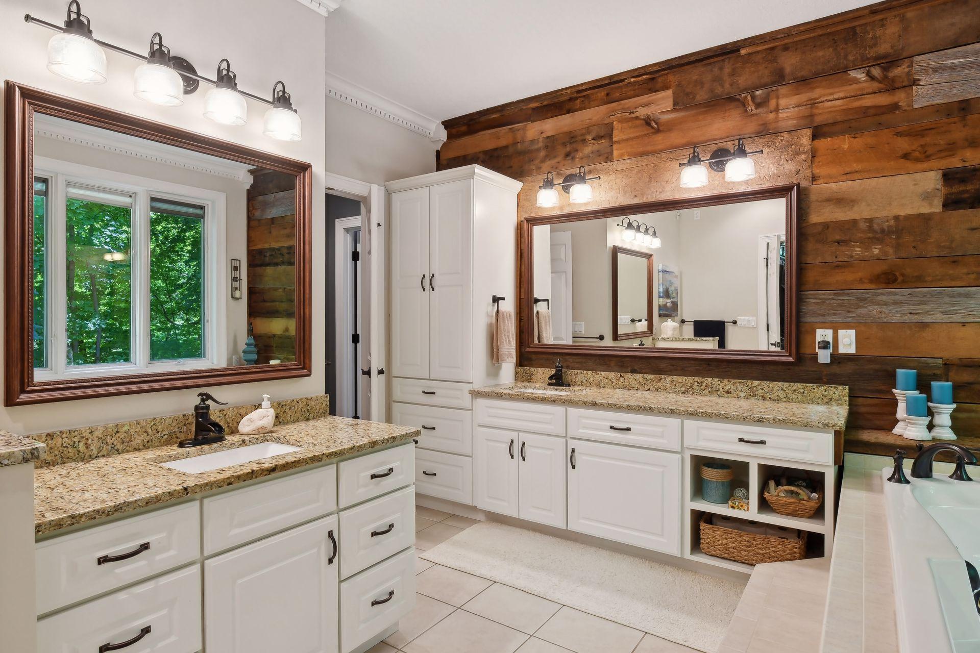 5995 Maple Forest, Minnetrista