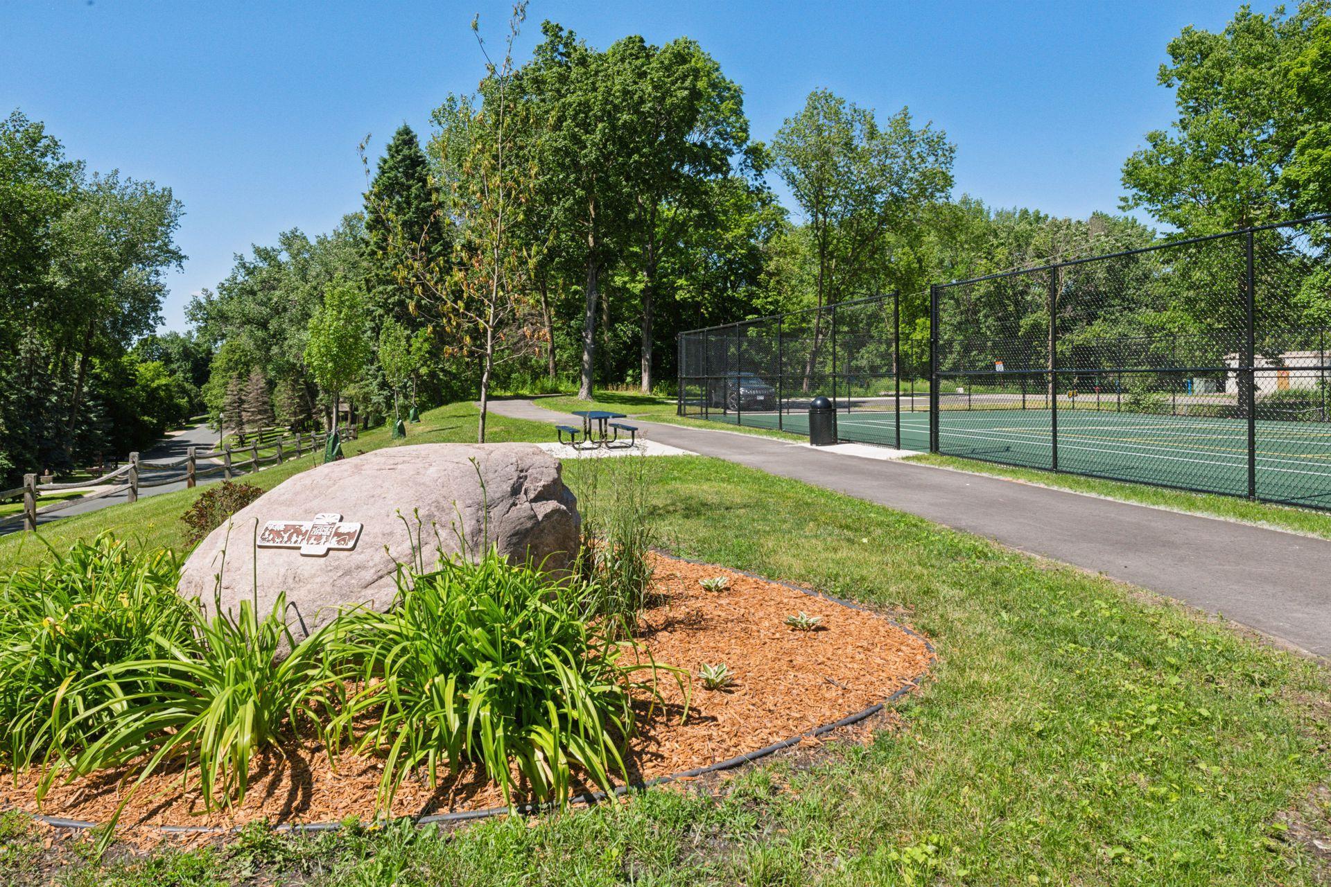 5995 Maple Forest, Minnetrista