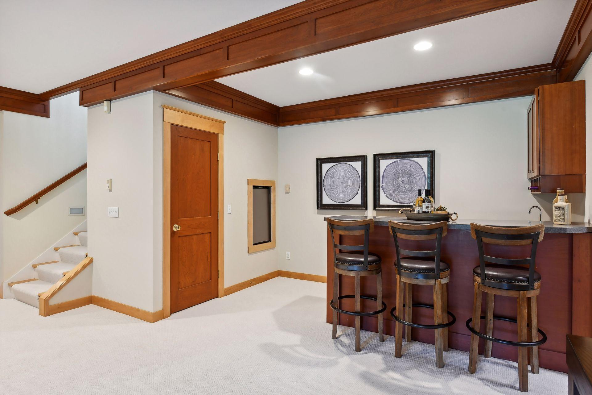 6140 Wood Hill Ln, Independence