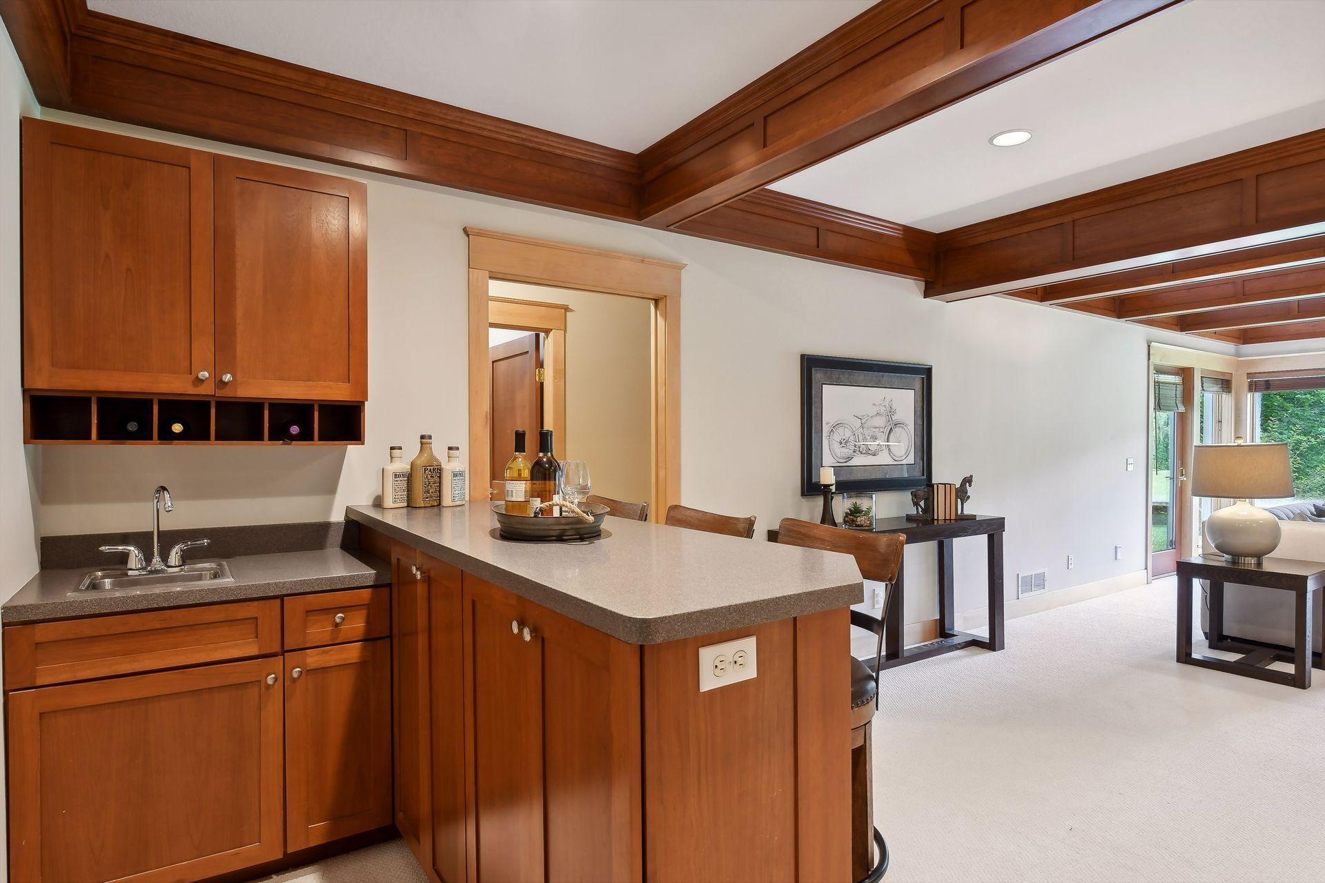 6140 Wood Hill Ln, Independence