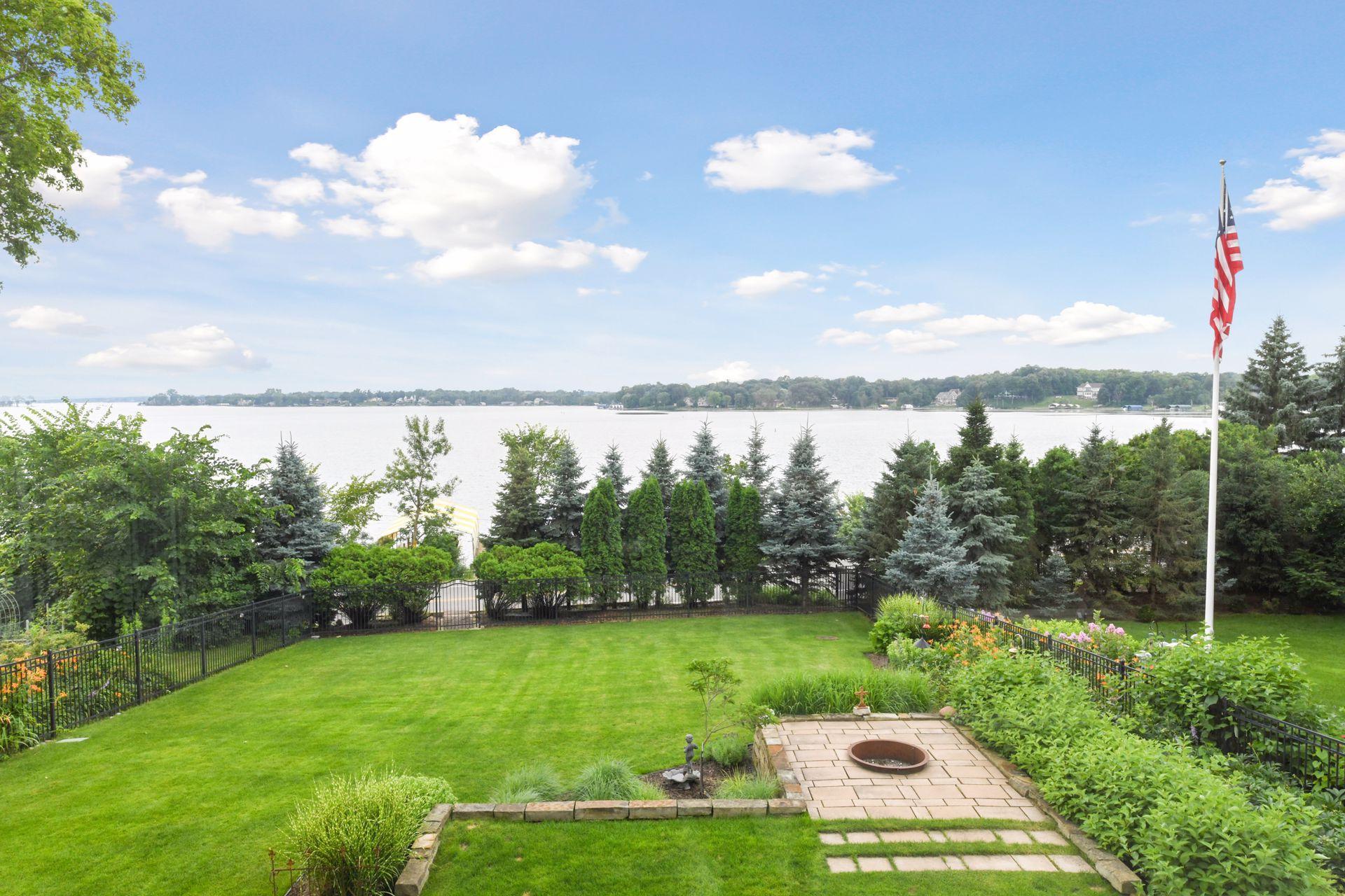 2903 Westwood Rd, Minnetonka Beach