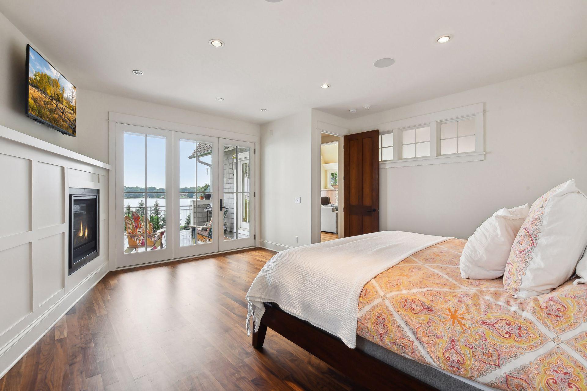 2903 Westwood Rd, Minnetonka Beach