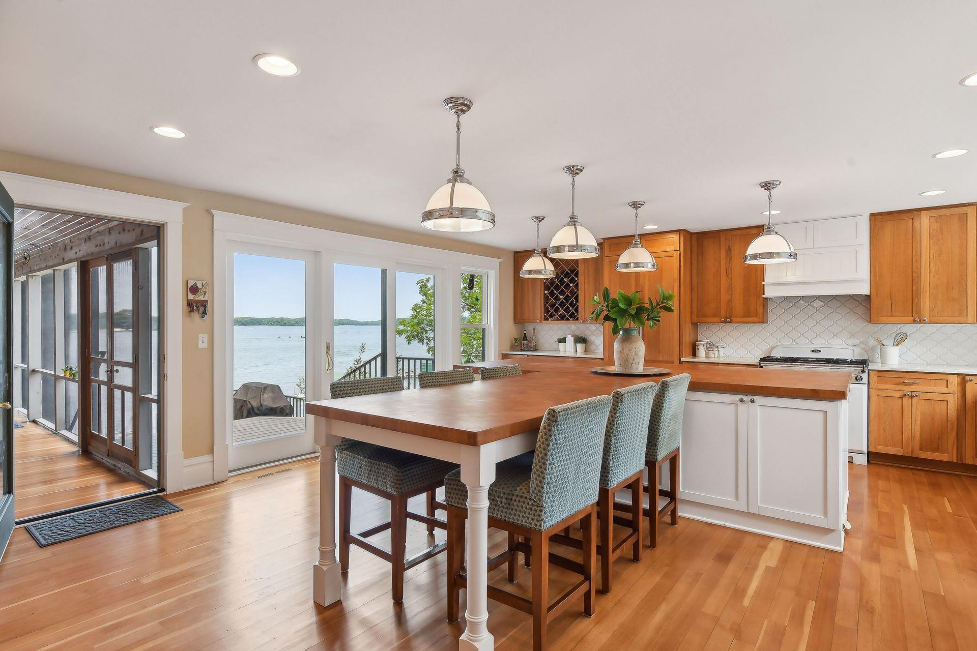 174 West Lake St, Excelsior