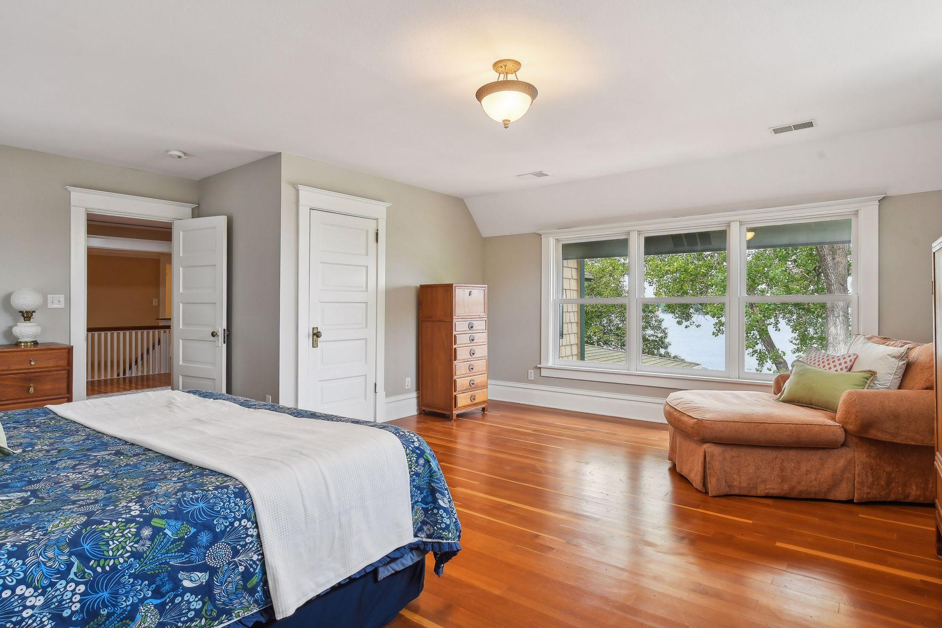 174 West Lake St, Excelsior