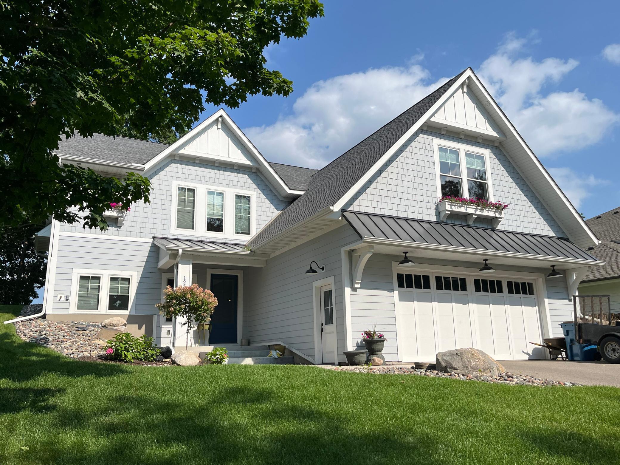 195 W Point Rd, Tonka Bay