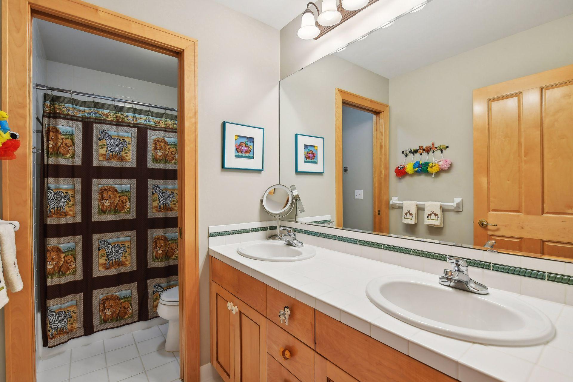 2335 Hollybush Rd, Medina