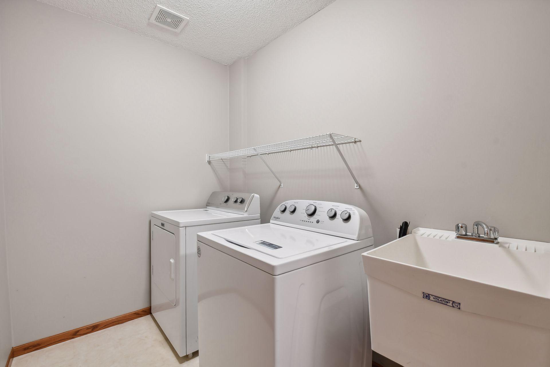 1609 Maple Manors Ct, Mound