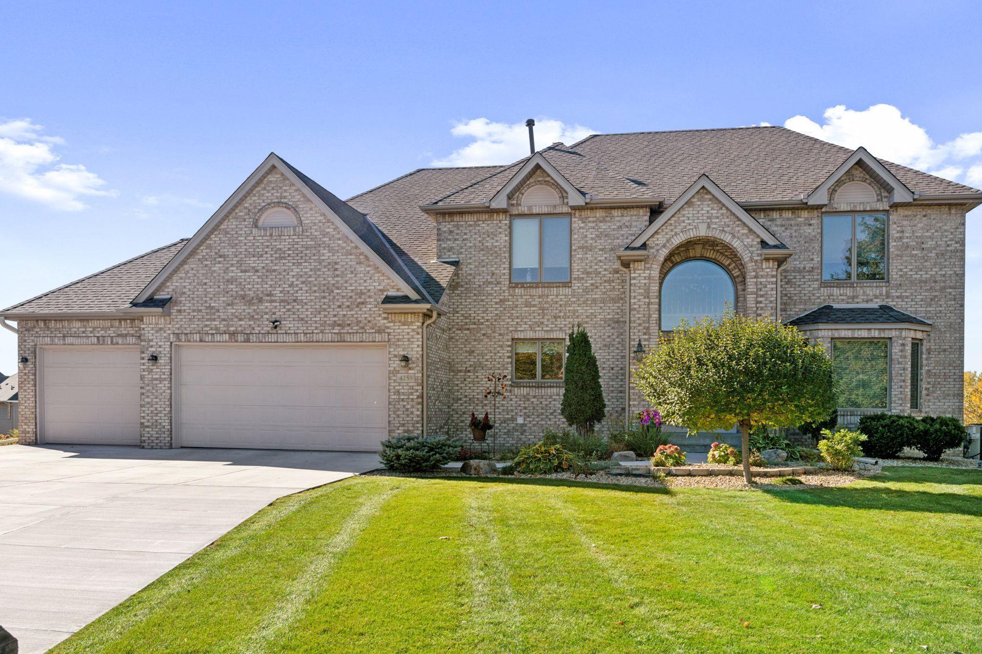 4255 Quinwood Lane N, Plymouth