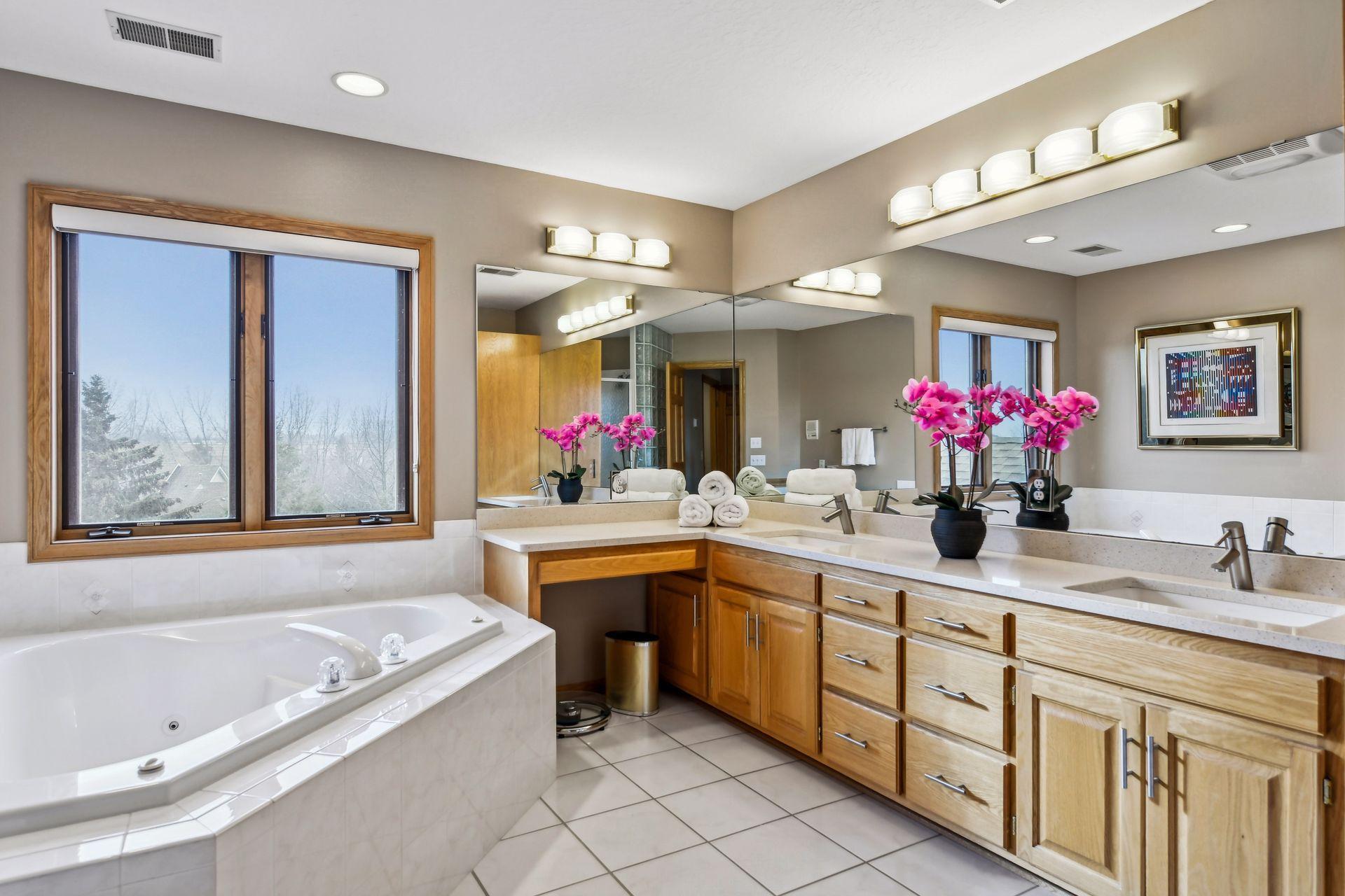 4255 Quinwood Lane N, Plymouth
